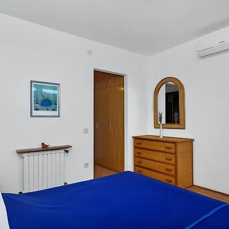 Pensjonat Double Uvala Pokrivenik 2069f 3*